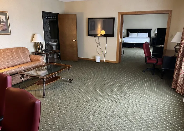Days Inn & Suites By Wyndham Sutton Flatwoods
