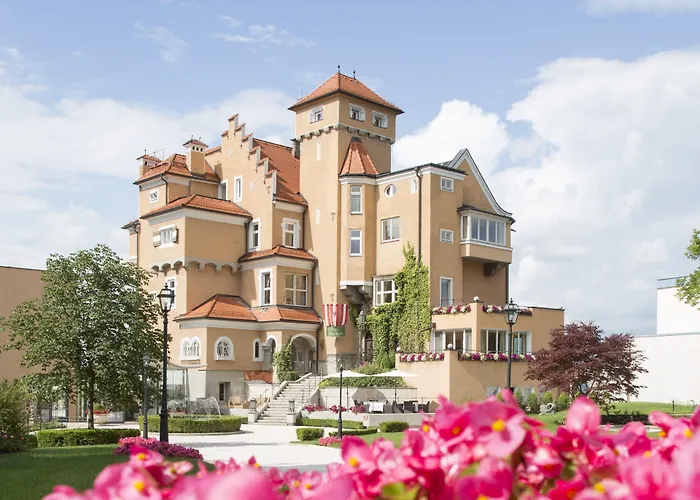 Hotel Schloss Mönchstein