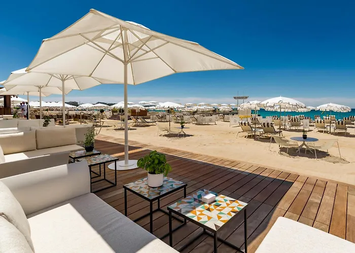 Carlton Cannes, A Regent Hotel