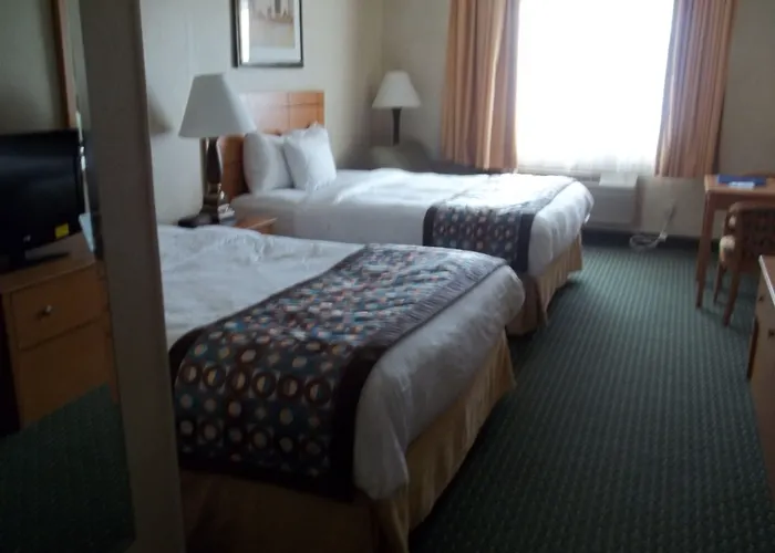 Baymont By Wyndham Waterloo