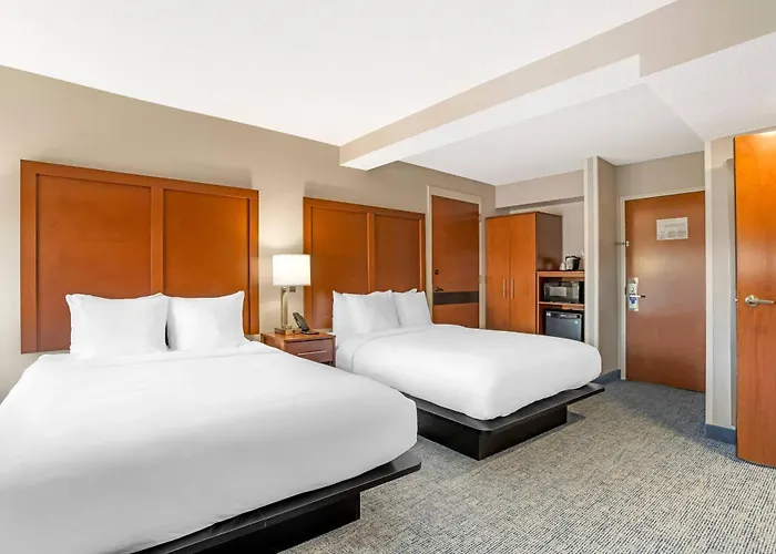 Comfort Suites Near Birkdale Village- Huntersville