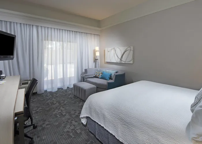 Courtyard By Marriott Dothan