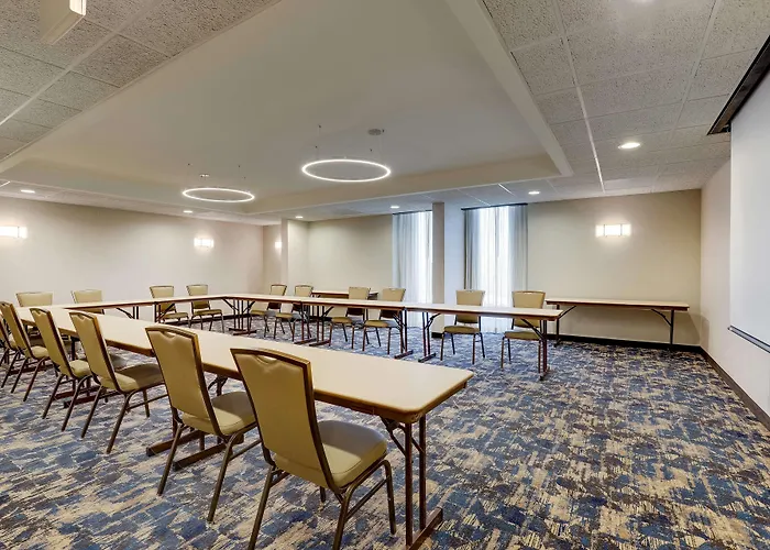Drury Inn & Suites St. Louis St. Peters