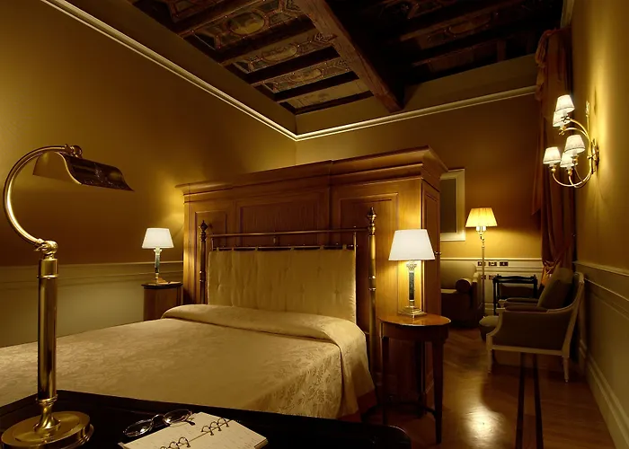Hotel Corona D'Oro 1890