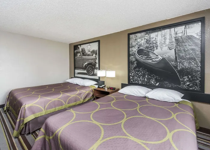 Super 8 By Wyndham Bloomington Normal