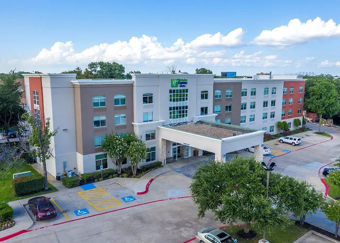 Holiday Inn Express & Suites Arlington North - Stadium Area By Ihg