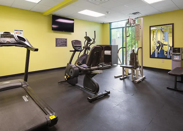 Best Western Plus Birmingham Inn & Suites