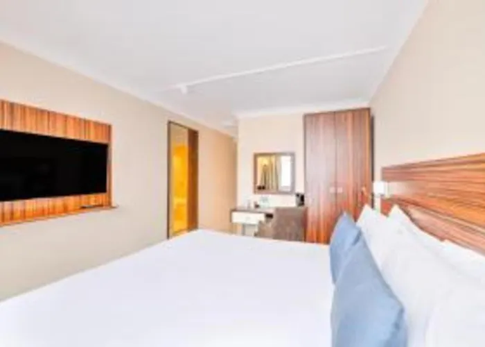 Palms Hotel & Retreat By Palette London Romford