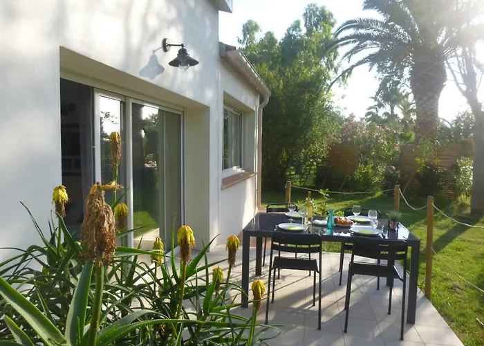 Mas Picton chambres d'hôtes piscine jardin 10 min à pied de la mer
