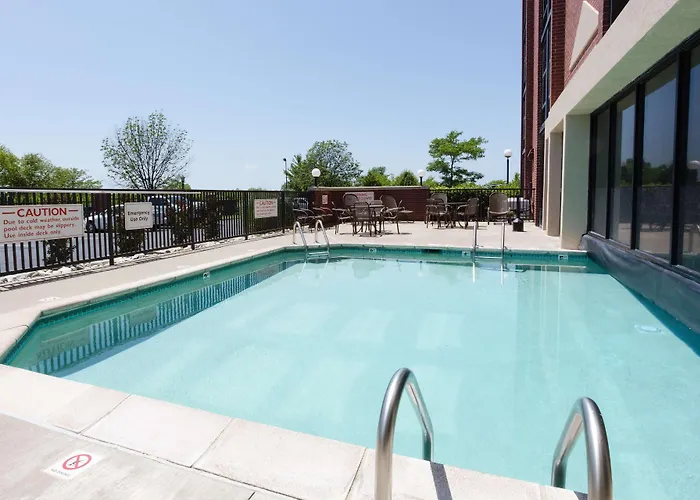 Drury Inn & Suites Kansas City Airport
