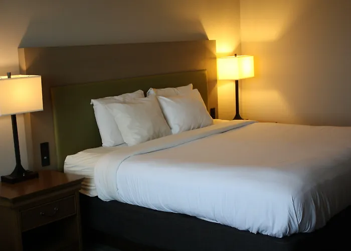 Country Inn & Suites By Radisson, Salina, Ks