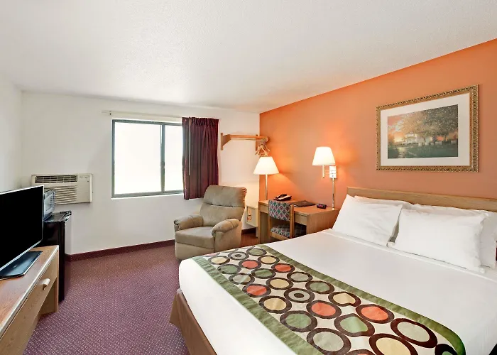Super 8 By Wyndham Aberdeen East