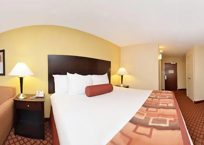 Best Western Plus Parkway Hotel