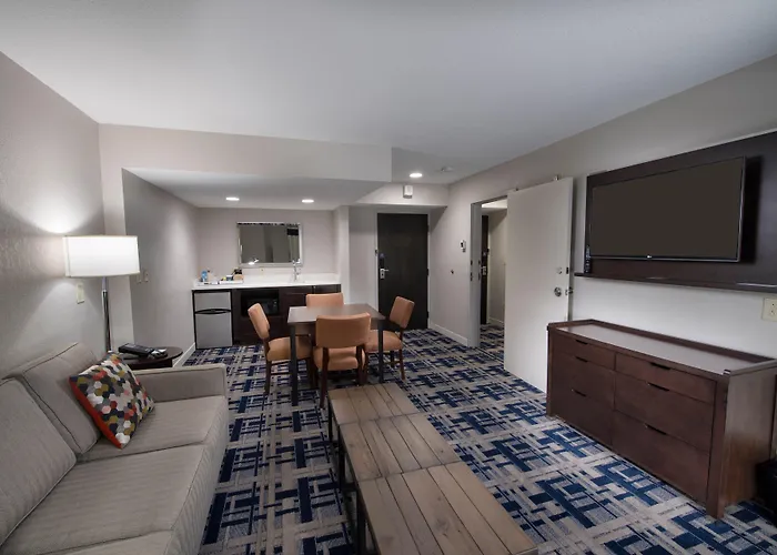 Four Points By Sheraton Charlotte - Lake Norman