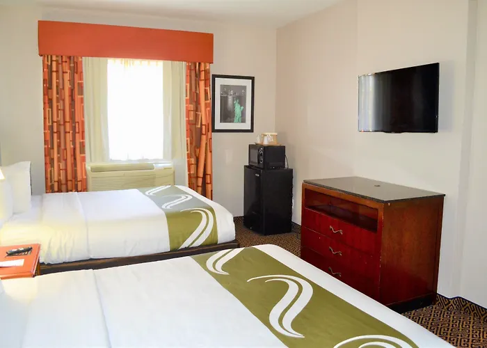 Quality Suites Tulsa I-44