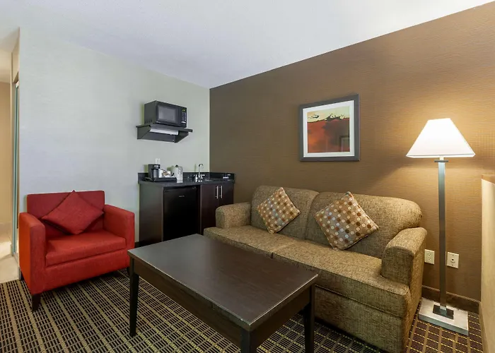 Best Western Plus Burlington Inn & Suites