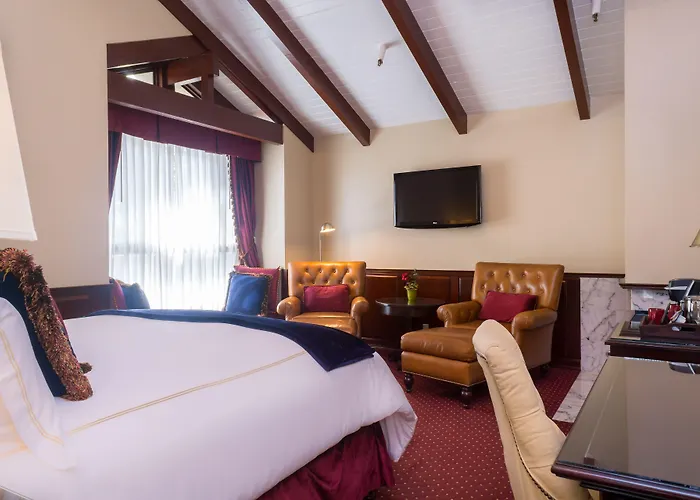 Carriage House Inn