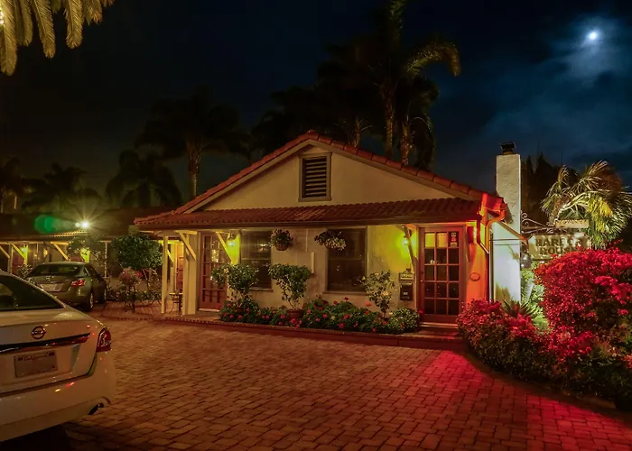 Harbor House Inn