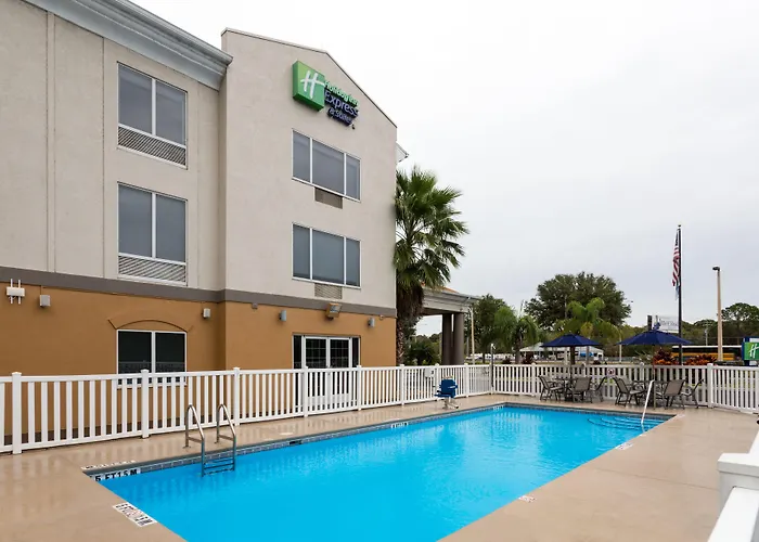 Holiday Inn Express & Suites Tavares By Ihg