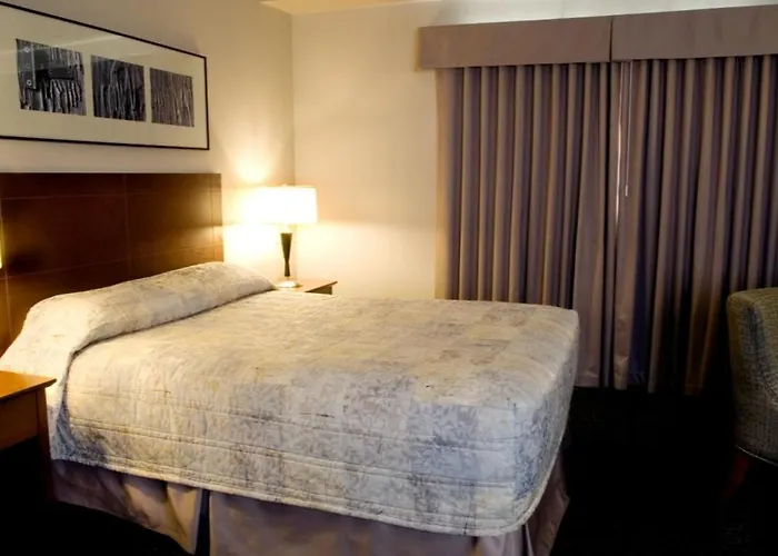 Heritage Inn & Suites - Brooks