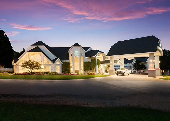 Best Western Harbour Pointe Lakefront