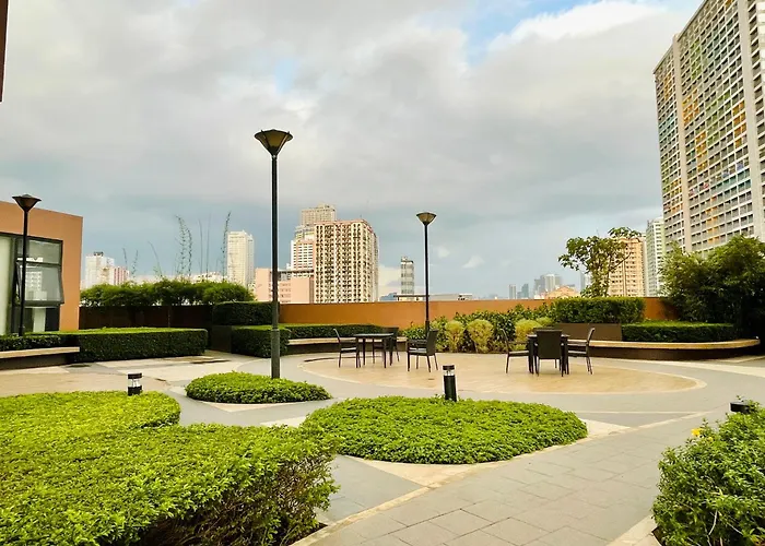 Urbanstay At The Radiance Manila Bay