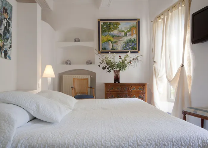 Le Castellas Hotel & Spa - Pont Du Gard - Uzes