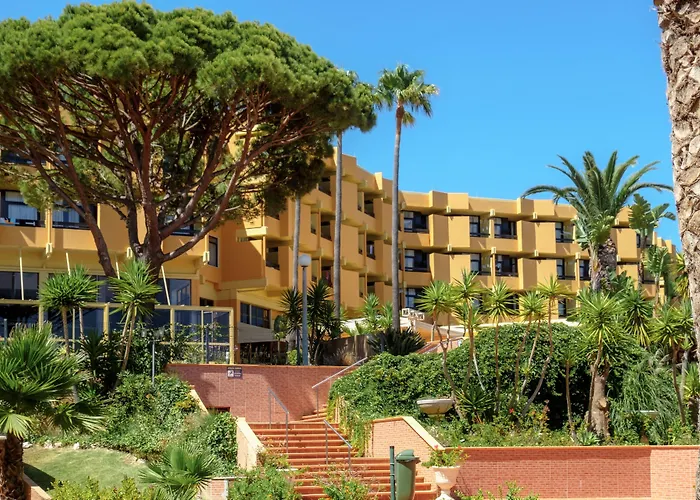 Auramar Beach Resort