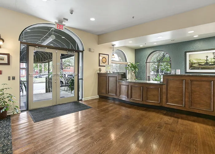 St Charles Inn, Superior Hotel
