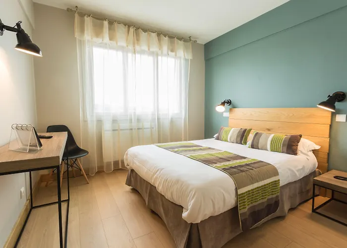 Logis Hotels - Le Belvedere - Hotel 2 Etoiles Et Restaurant