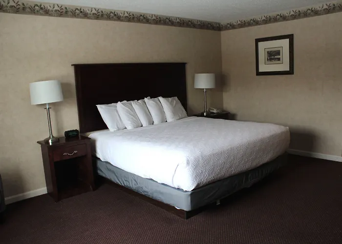 Shiretown Inn & Suites