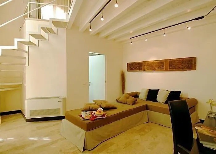 Ucciardhome Hotel