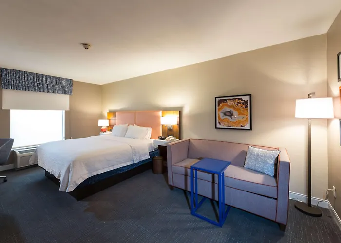 Hampton Inn And Suites Jamestown