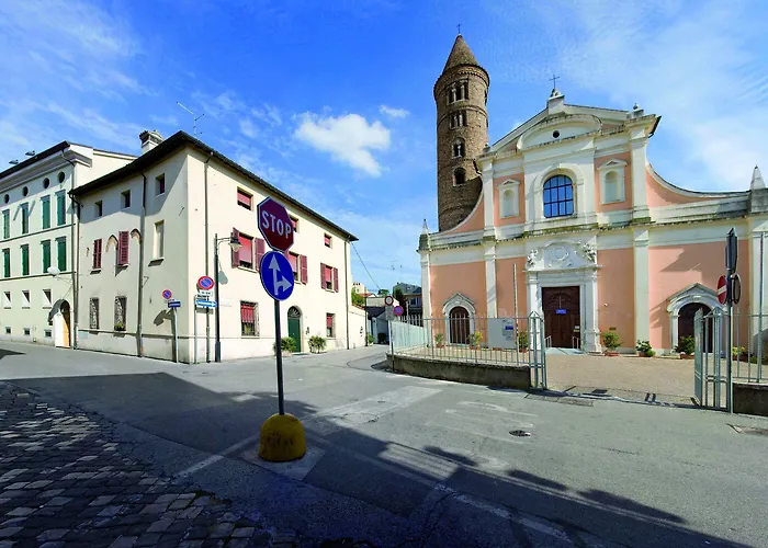 Hotel Diana