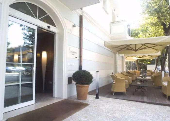 Accademia Hotel