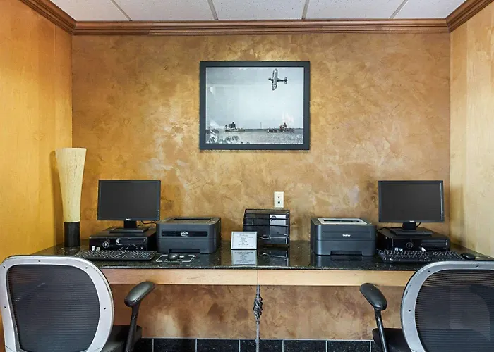 Comfort Suites Airport