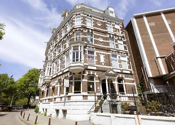 Quentin Canal House Hotel