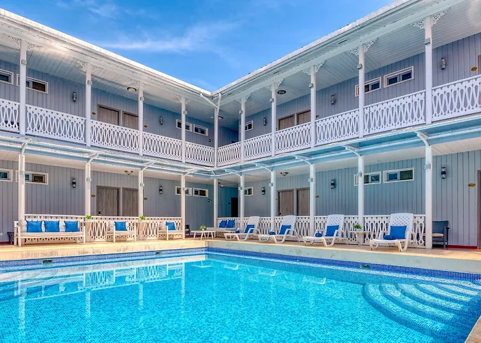 Swans Cay Hotel