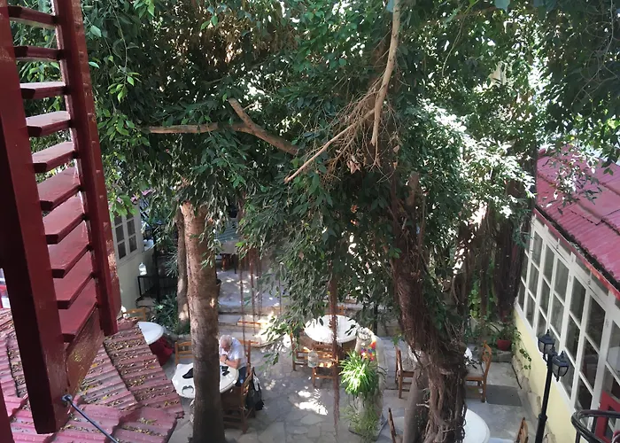 Kiniras Traditional Hotel & Restaurant