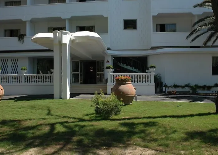 Domizia Palace Hotel