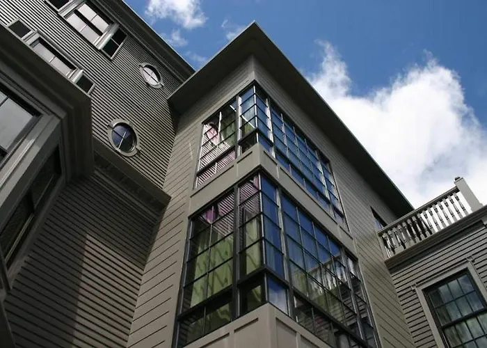 Hotel Veritas