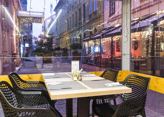 Opera Garden Hotel & Apartments
