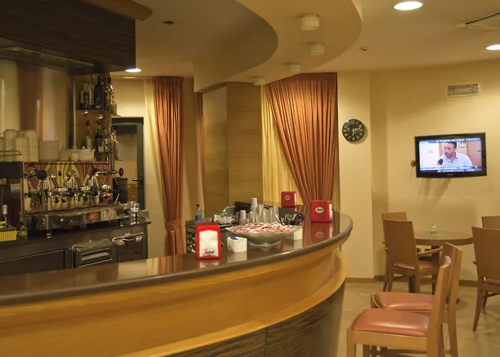 City Hotel