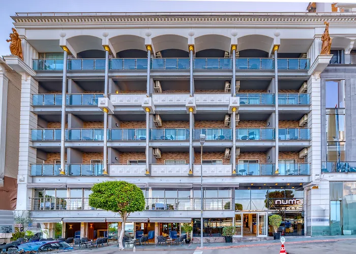 Numa Port Hotel