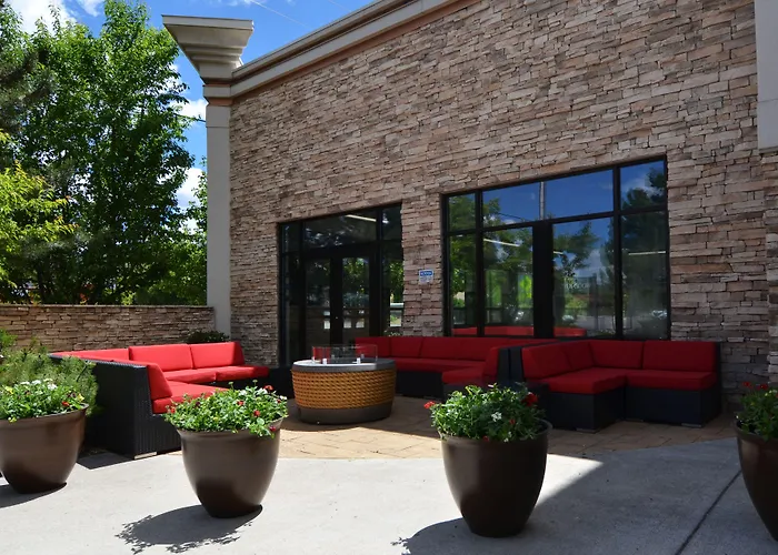 Wood River Inn & Suite
