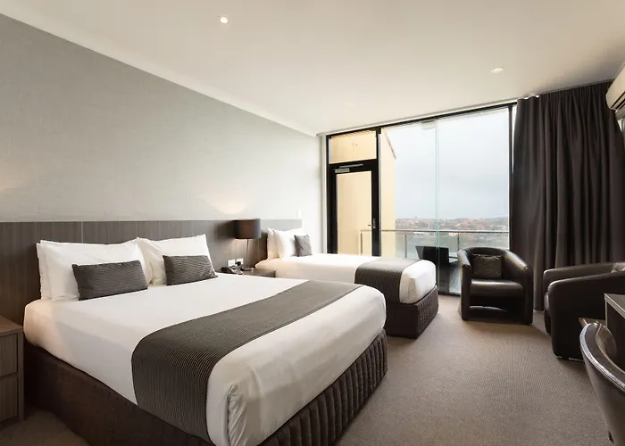 Lakes Hotel
