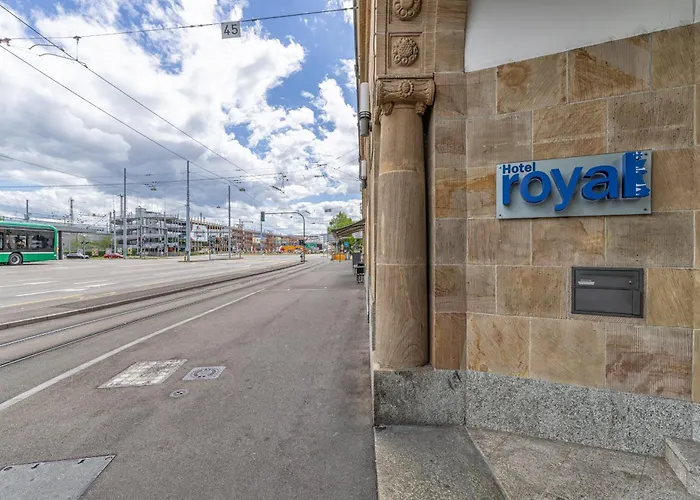 Royal Hotel - Urban Living