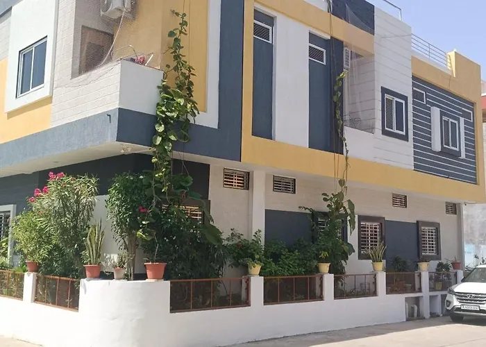 Shivaksh Rental Flats And Rooms- Best Hotel In Bhawani Mandi