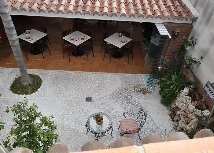 Welcome Inn Nerja Guest House Luxury Bed & Breakfast