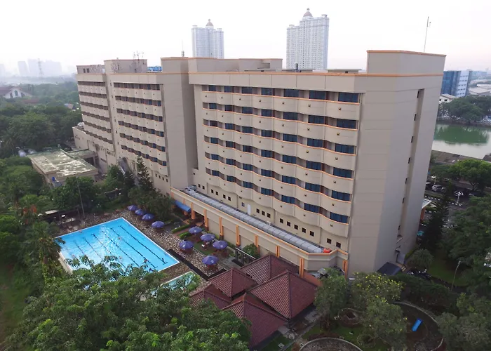 Sunlake Waterfront Resort & Convention
